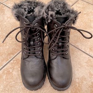 Shoedazzle “Doreeann” boots size 6.5